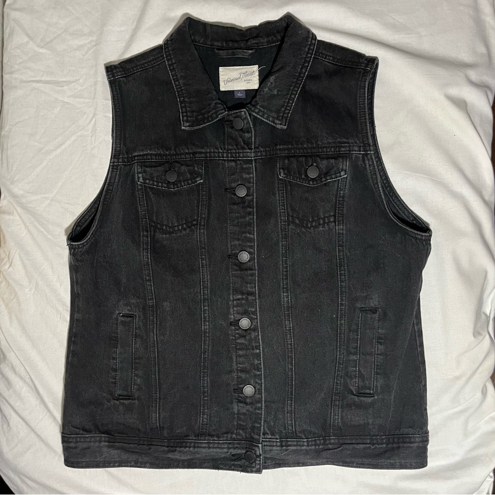 Universal Thread black denim vest